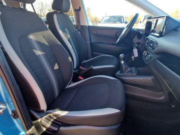 Hyundai i10 1.2 Intro Edition (84PS) Dachlackierung