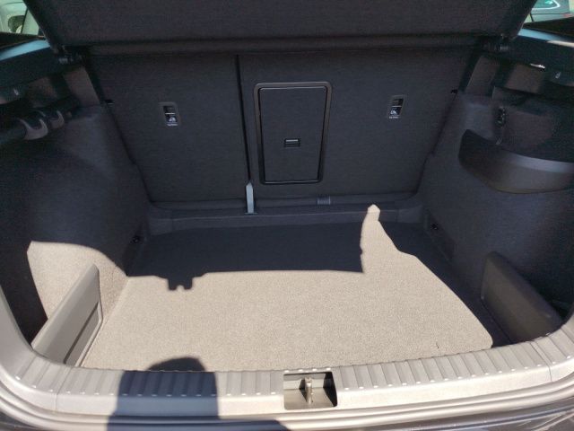 Fahrzeugabbildung SKODA Karoq Sportline TS110/1.5A7F, AHK, Rückfahrkame