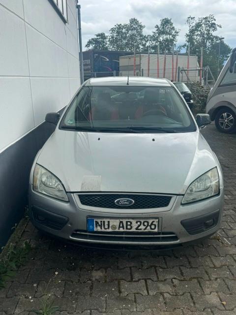 Ford Focus 2006 — салон