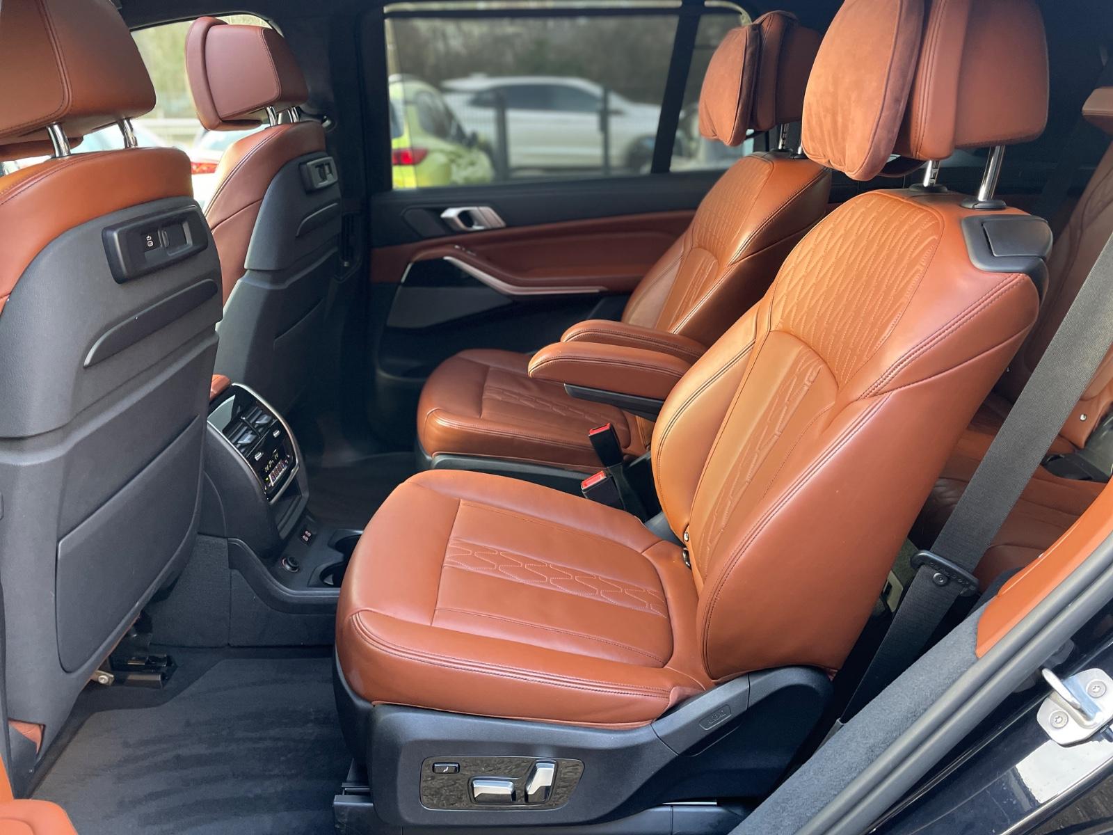 BMW X7 M50d VOLL/SKY LOUNGE/6-SITZE/ASSIST/MASSAGE