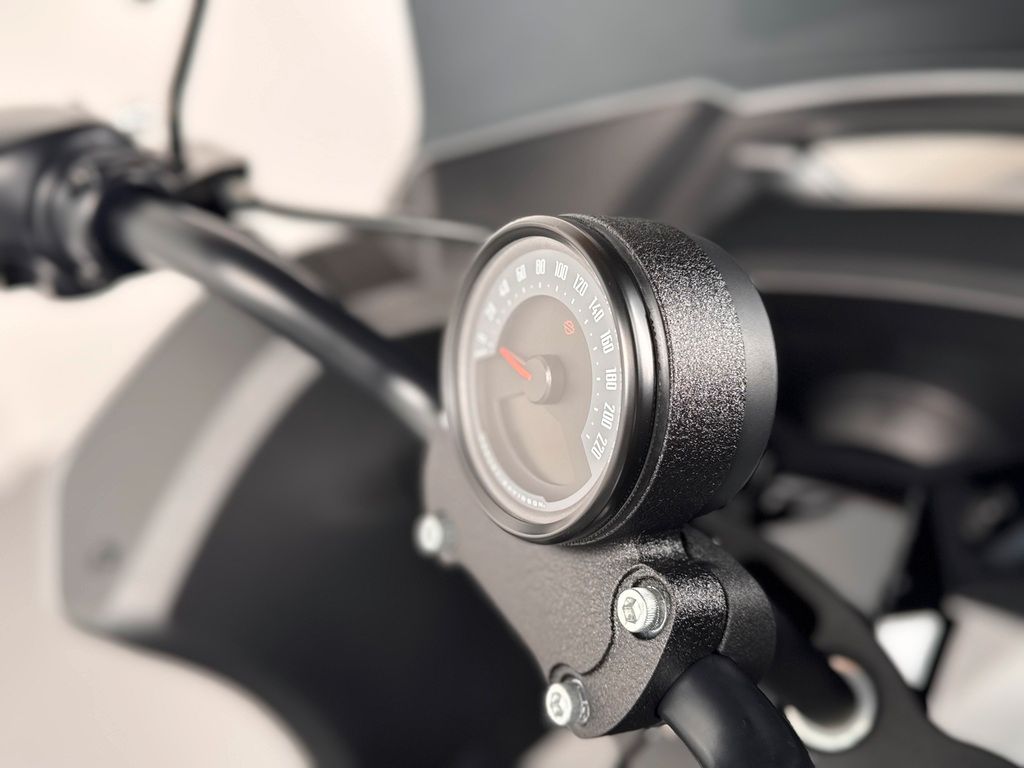 Fahrzeugabbildung Harley-Davidson LOW RIDER ST FXLRST *NEUWERTIG *1. HAND