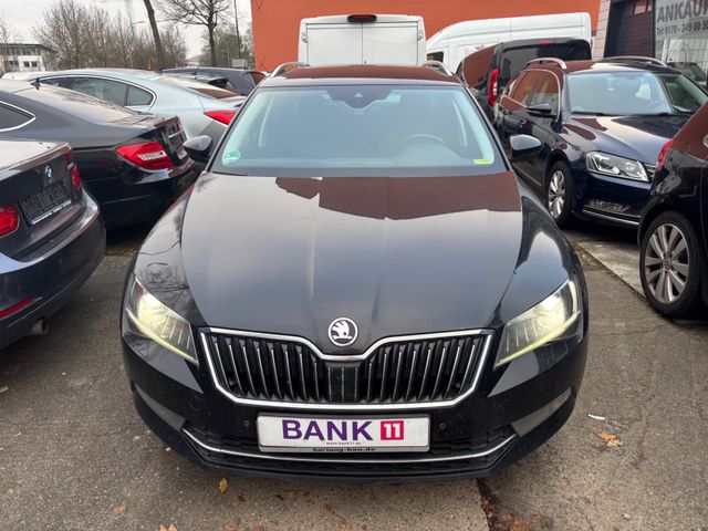 Skoda Superb Combi Style 18 ZOLL AHK PDC NAVI 1HD  !!!