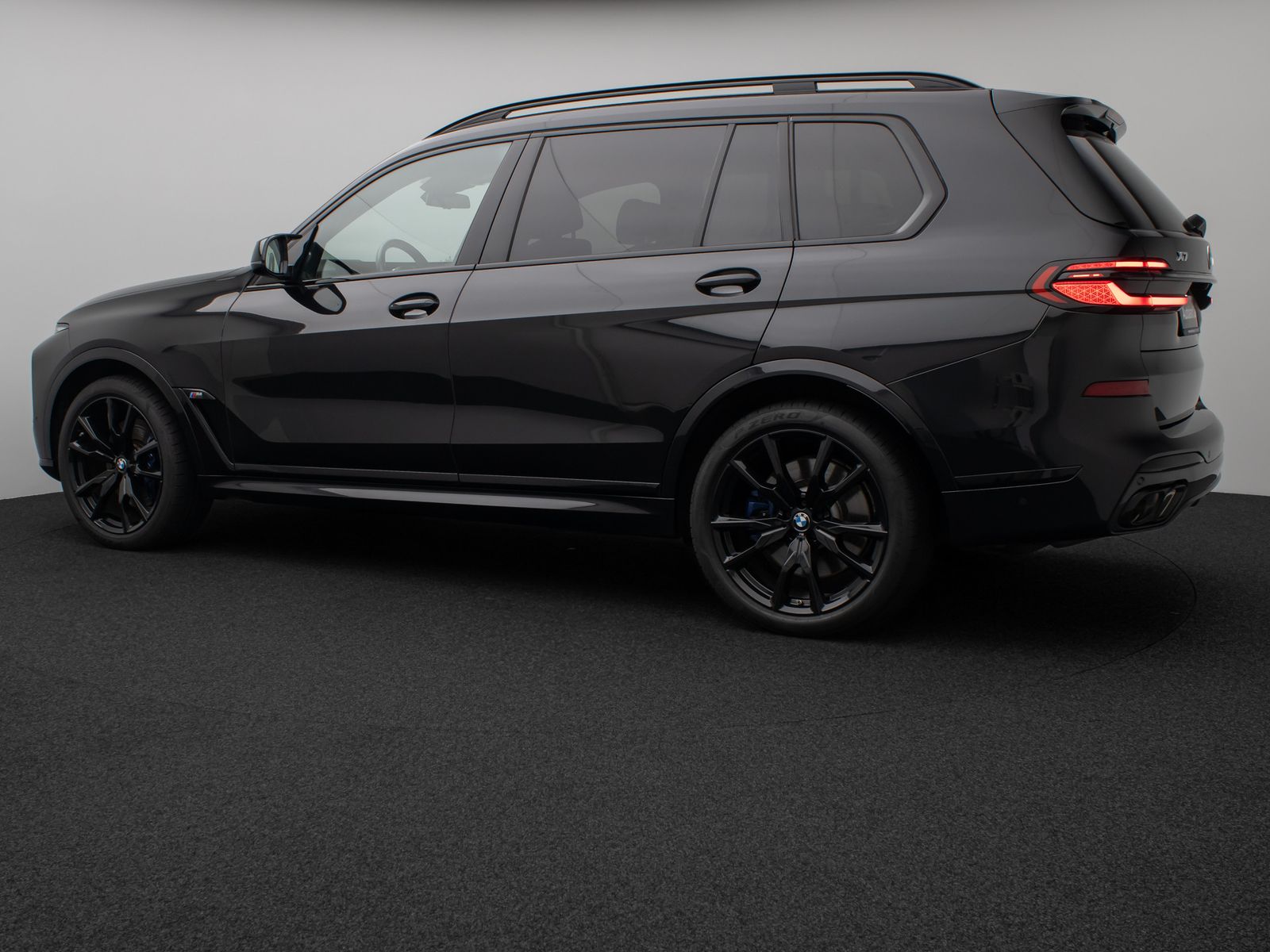 Fahrzeugabbildung BMW X7 M60i SkyLounge Kamera HUD DAB H/K SoftCL 22"