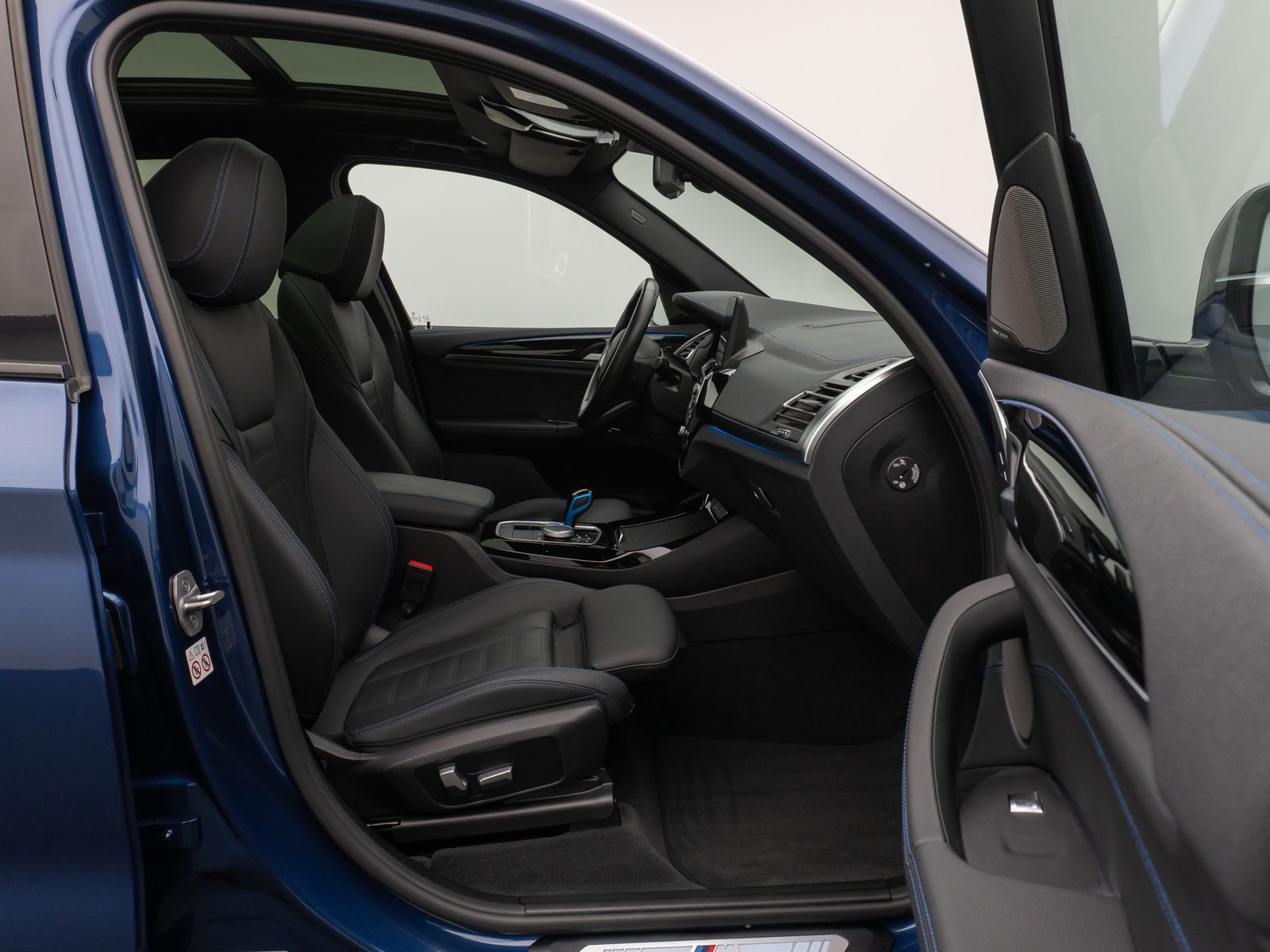 Fahrzeugabbildung BMW iX3 Impressive M Sport Panorama 360°HUD DAB H/K