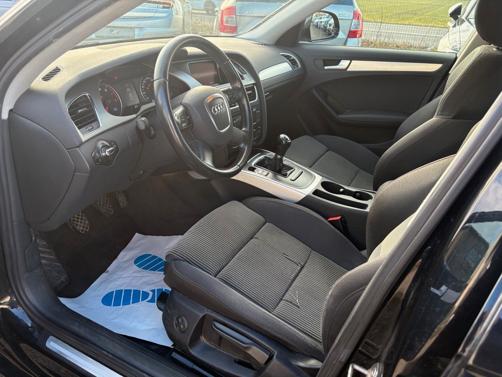Fahrzeugabbildung Audi A4 2.0 TFSI Limo Ambition Xenon SPORTSITZE 1.HAN