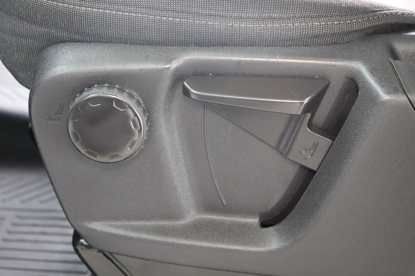 Fahrzeugabbildung Ford Transit 350 L2H2 * Rollstuhlrampe* RFK *