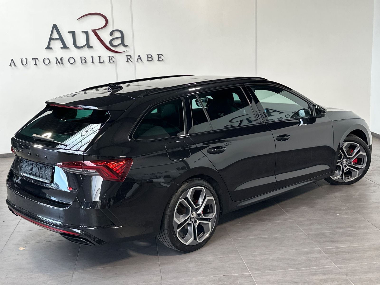 Fahrzeugabbildung SKODA Octavia Combi 2.0 TDI DSG RS NAV+LED+STHZ+ACC
