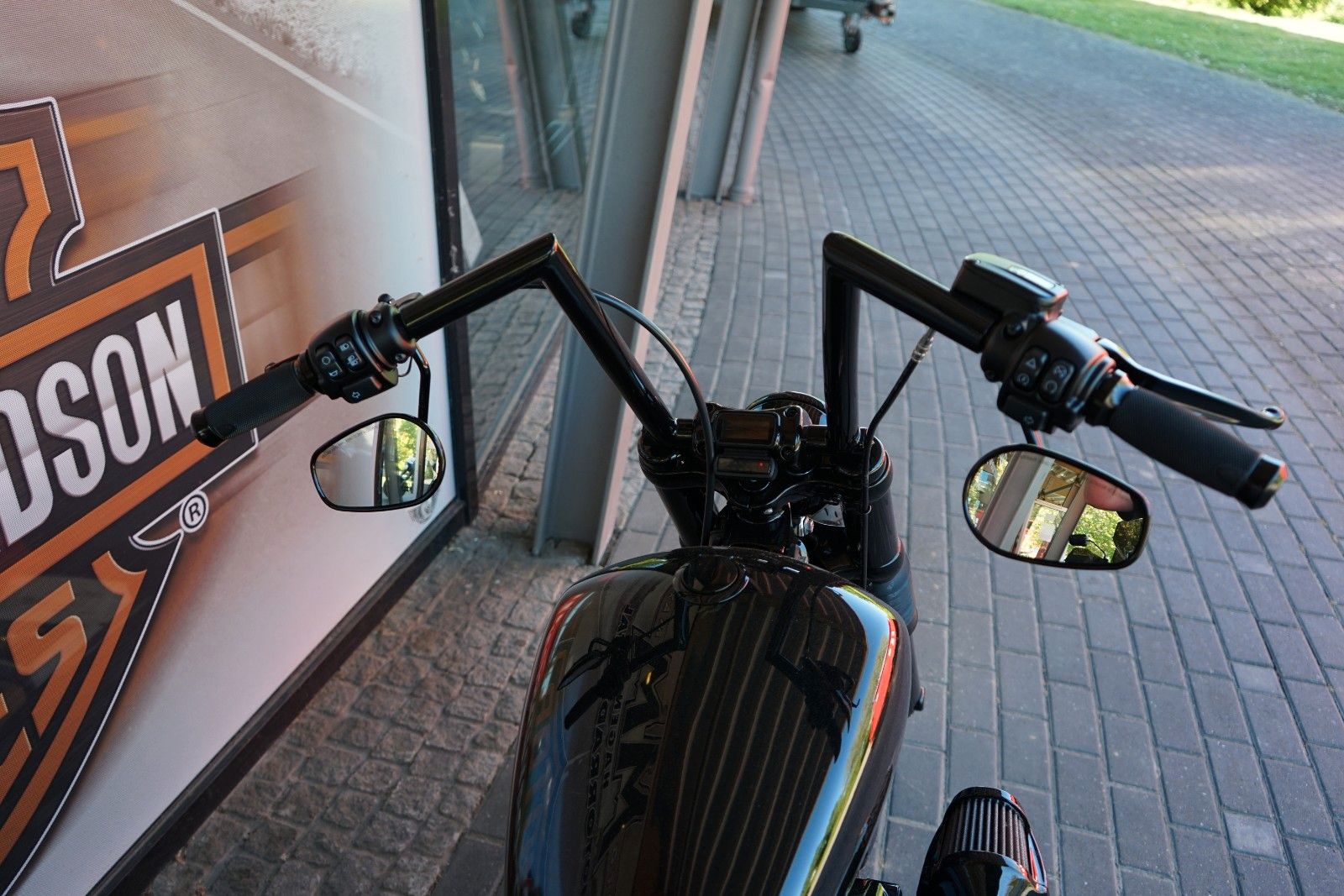 Fahrzeugabbildung Harley-Davidson Softail Custombike - Jekill - Big Spoke - LED