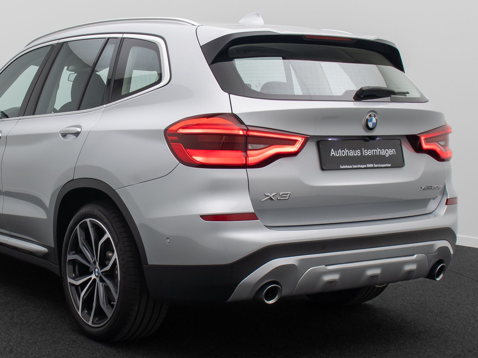Fahrzeugabbildung BMW X3 xD20d  xLine Kamera DAB CockPit+AHK Sport 20"