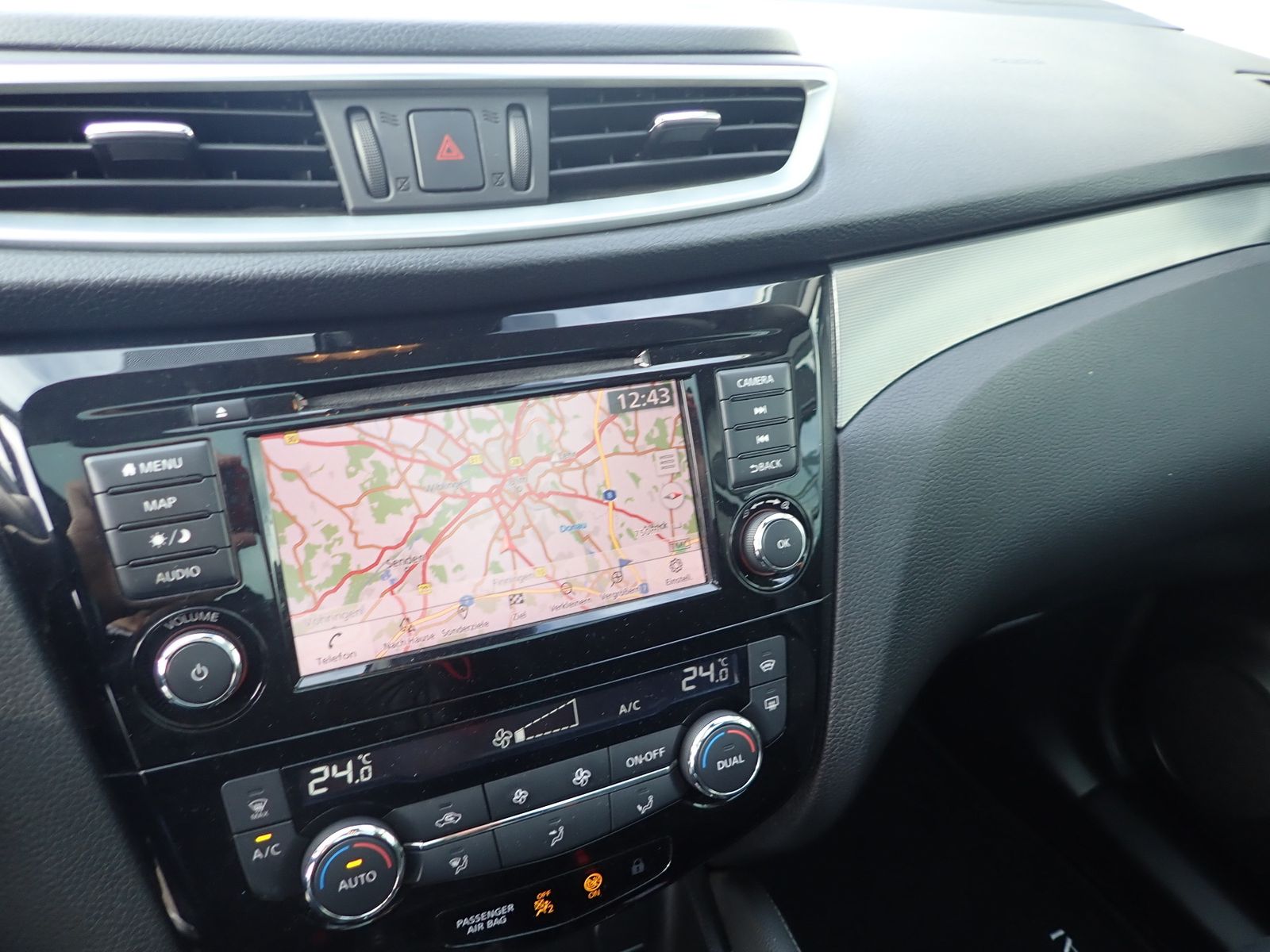 Fahrzeugabbildung Nissan Qashqai N-Connecta 1.3 DIG-T 160PS DCT