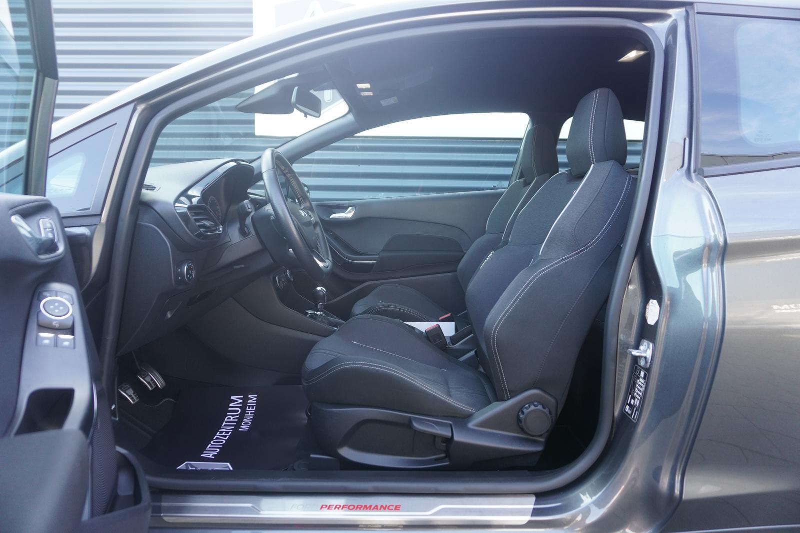 Ford FIESTA ST PERFORMANCE|APPLE|SITZHEIZUNG|LED|PDC