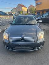 Toyota Avensis 1.8 Liftback - Toyota Avensis: Liftback