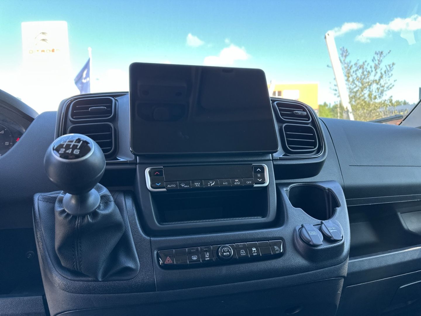 Fahrzeugabbildung Citroën Jumper 2.2 KW 35 L3H2 BlueHDi 140 AHK-abn. Navi