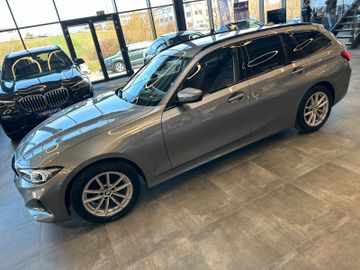 BMW 318i  Touring *Parkass.*Led*elek. Heck*