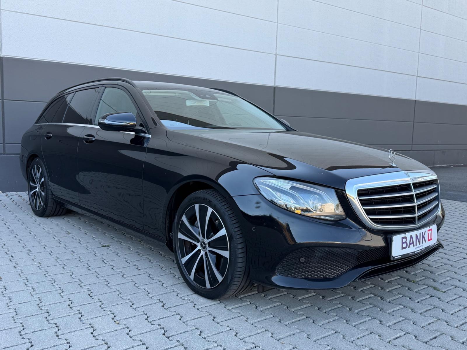Mercedes-Benz E220dT 4Matic Business*LED*Speedtronic*AHK*8fach