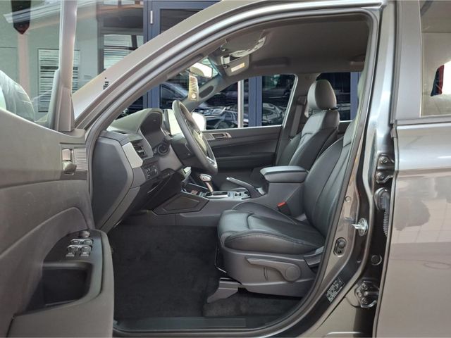 KGM Musso Grand Black 2.2 AT Navi°Leder° Sperrdiff°A