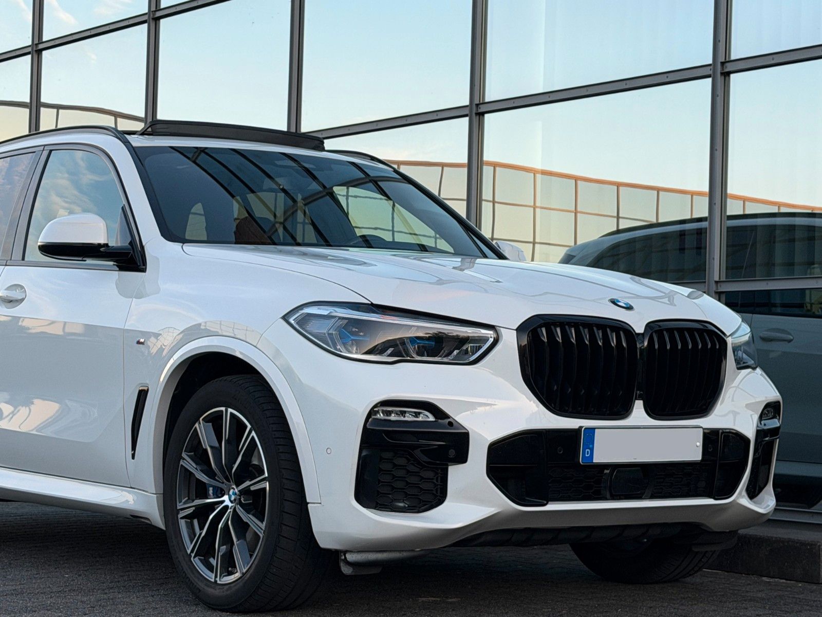 BMW X5 xDrive 30d e M Sport Pano LED AHK M-Paket