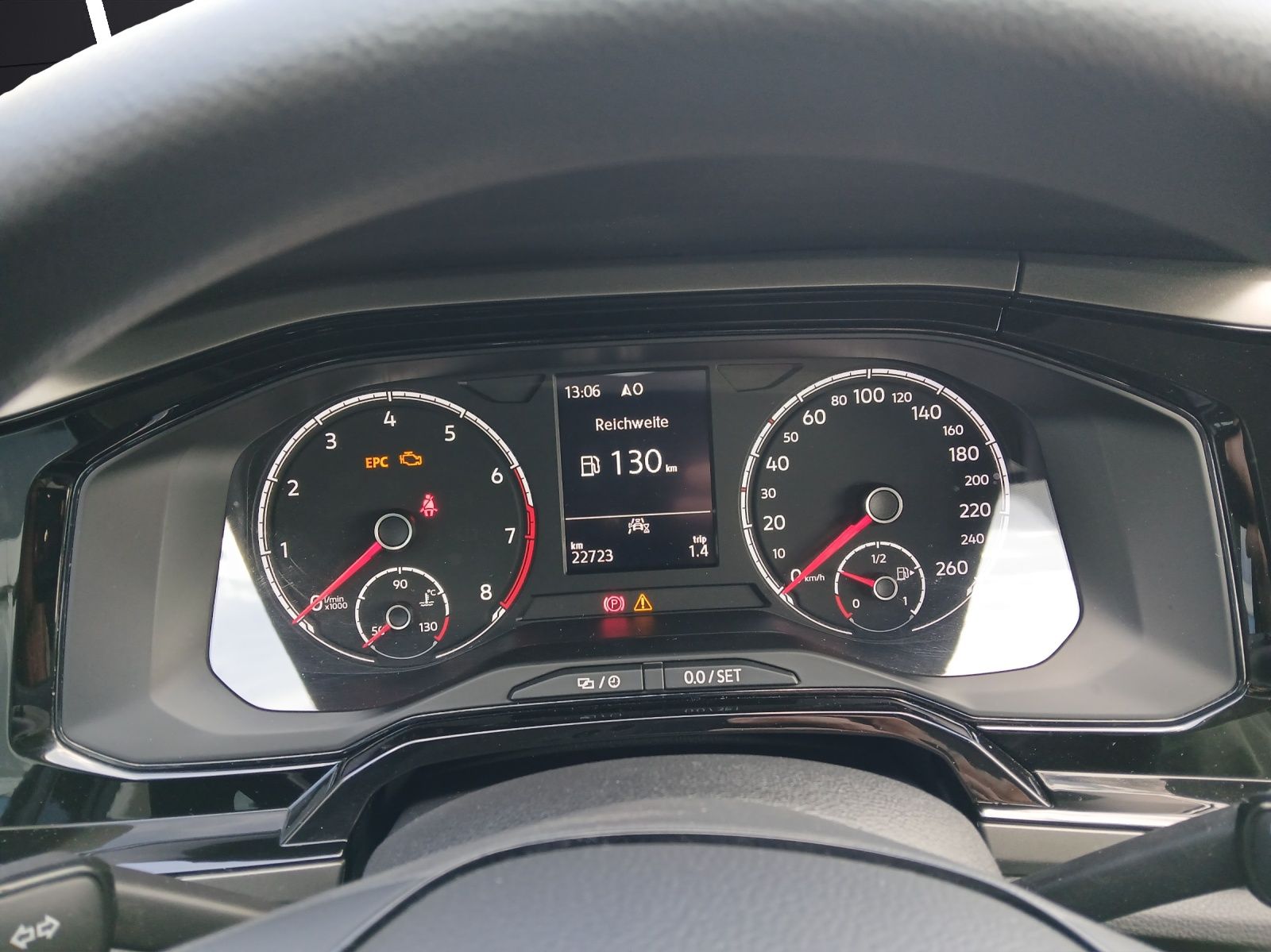 Fahrzeugabbildung Volkswagen Polo Comfortline 1.0 TSI Navi Klima PDC SH