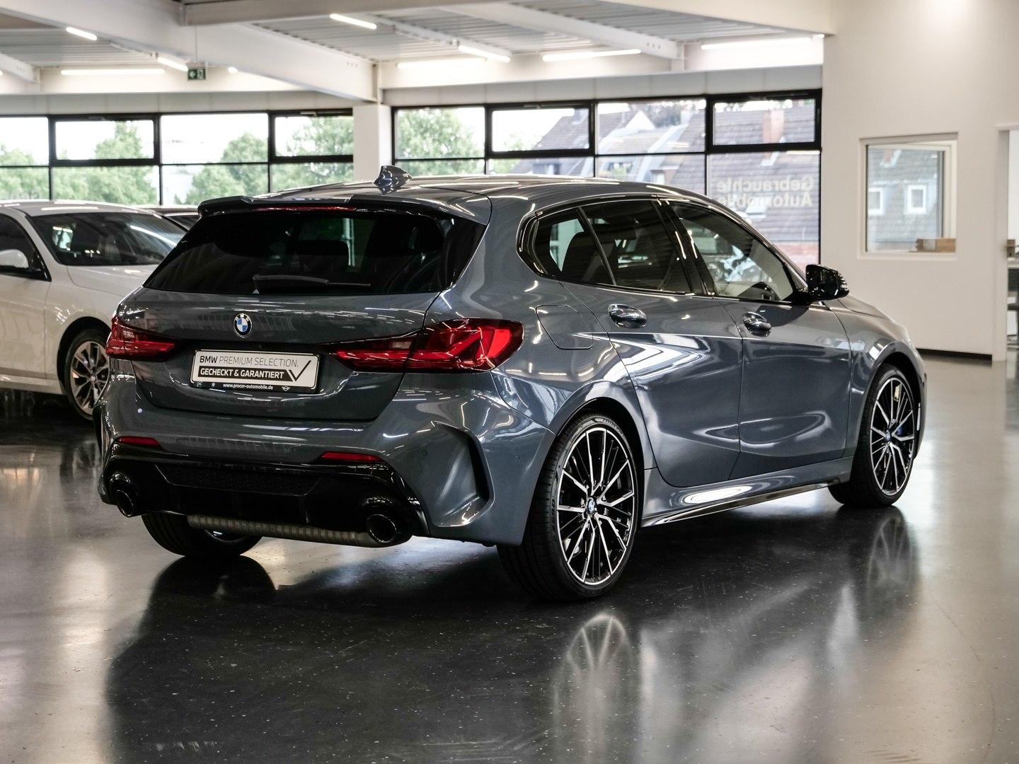 BMW M135i xDrive Aut Nav HuD LED h&k Drive+Park 19"