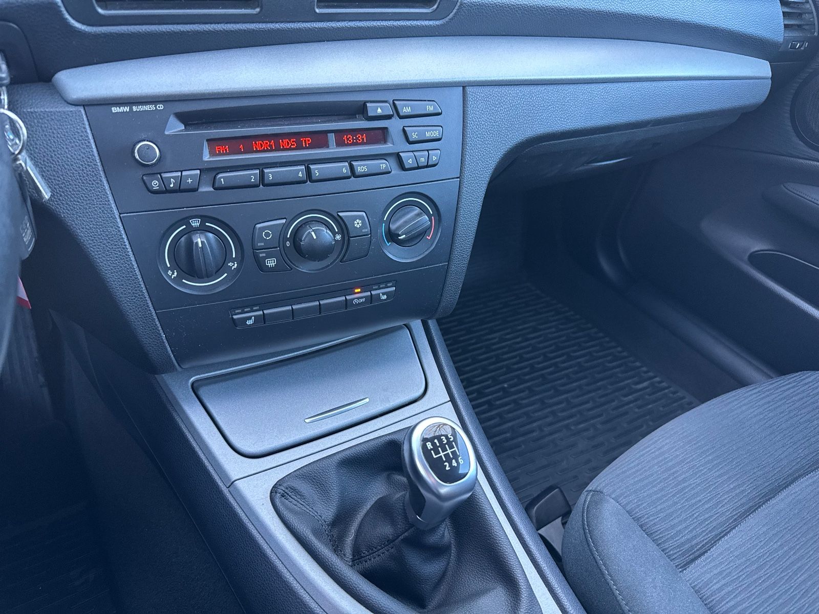 Fahrzeugabbildung BMW 118d Limousine*KLIMA*SHZ