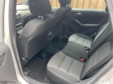 Mercedes B 220 - 8