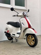 Vespa GTS Super 300 Racing Sixties 1. Hand Euro 4 Moto - VESPA SI