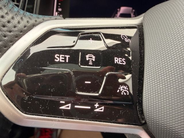 Fahrzeugabbildung Volkswagen T-Roc 2.0 TSI R-Line 4Motion DSG*Leder