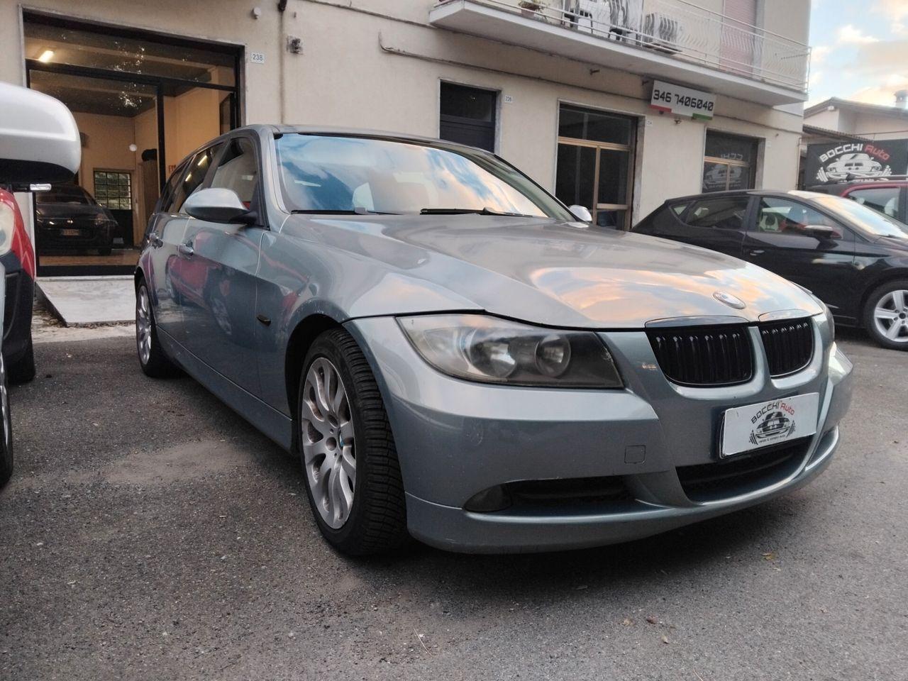 BMW 320 2007 — rear view