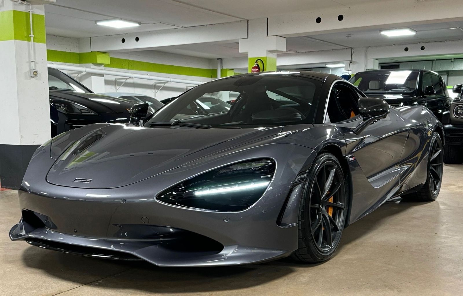 Fahrzeugabbildung McLaren 750S COUPE MY25 CARBON EXT&INT B&W LIFT FULLOPT!