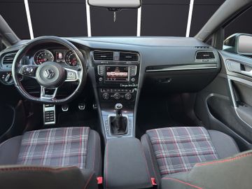 Volkswagen Golf - 12
