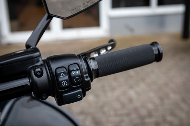 Fahrzeugabbildung Harley-Davidson HEINZBIKES Softail FLSB Sport Glide; CUSTOM 1of1