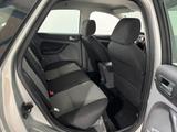 Ford Focus 1.6 Lim. *HU-NEU*KLIMA*BLUETOOTH* - Ford Focus aus 2011: Limousine