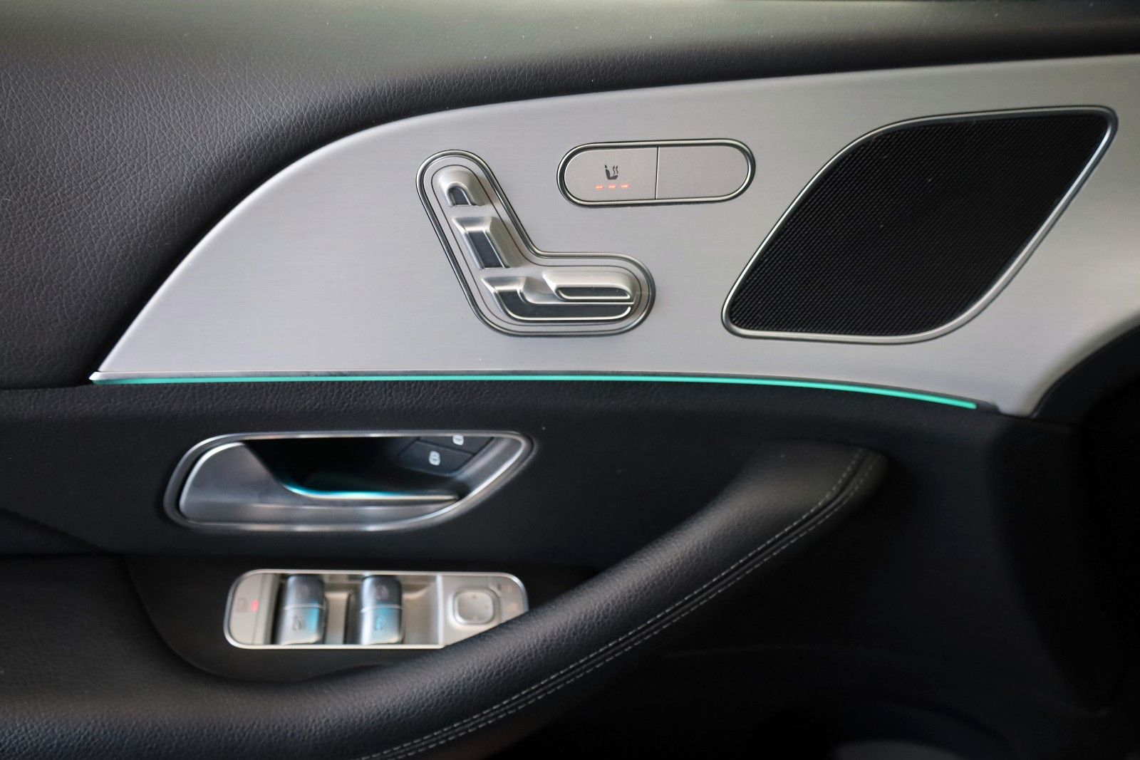 Fahrzeugabbildung Mercedes-Benz GLE 350 de 4Matic,Leder,Navi,LED,SH,360Kamer,AHK