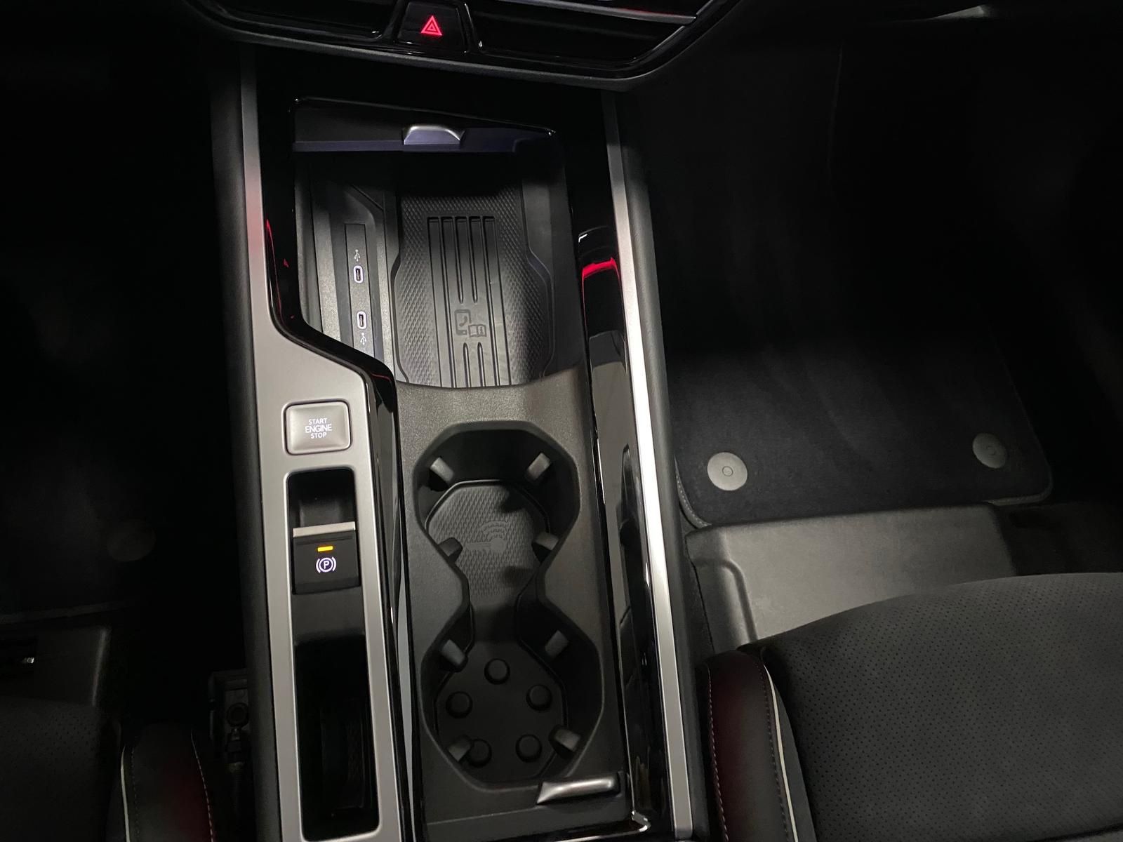 Fahrzeugabbildung Volkswagen Passat Variant 1.5 eTSI Elegance AHK+MATRIX+ACC+