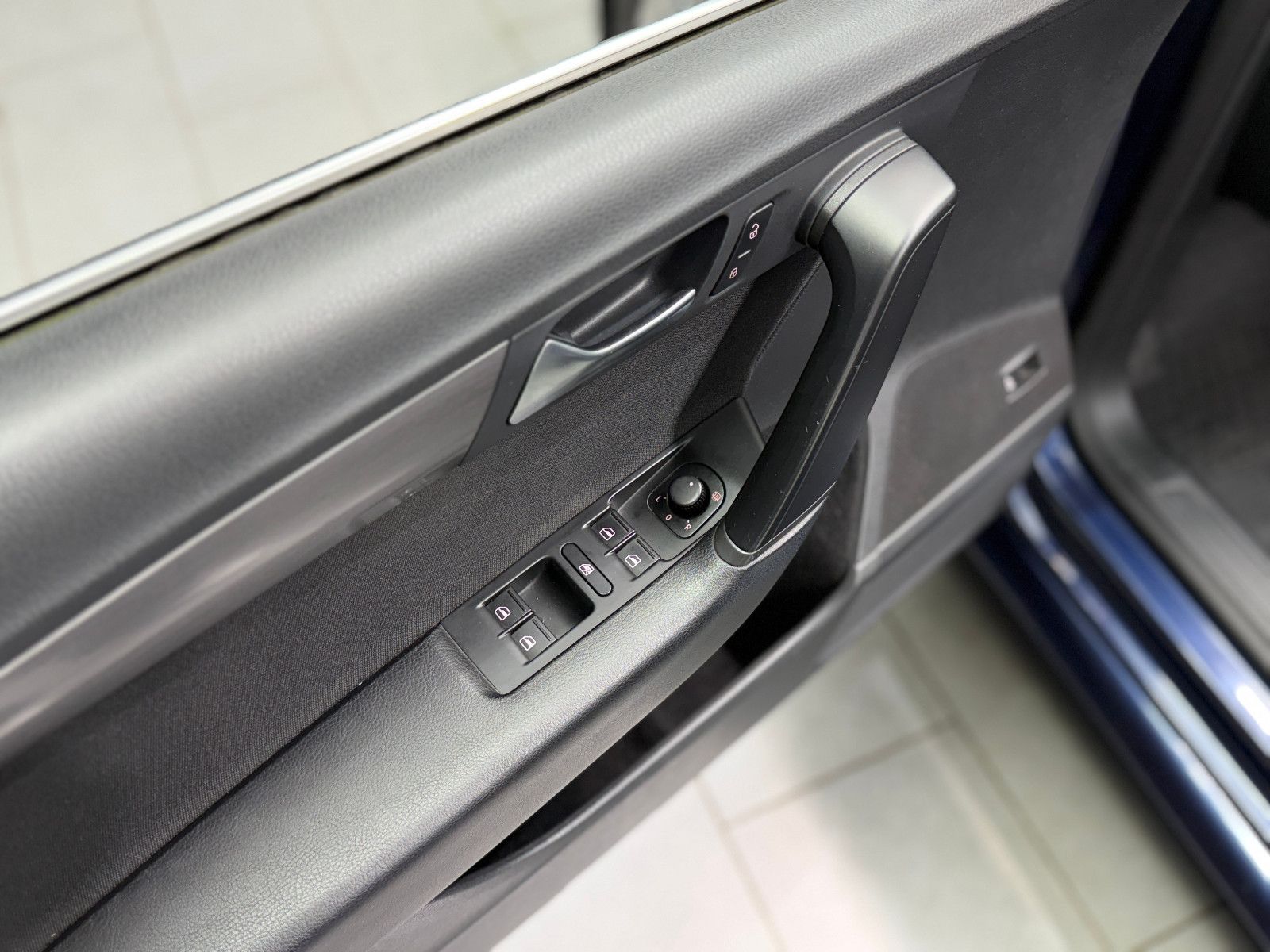 Fahrzeugabbildung Volkswagen Passat Comfortline BlueMotion |PDC|