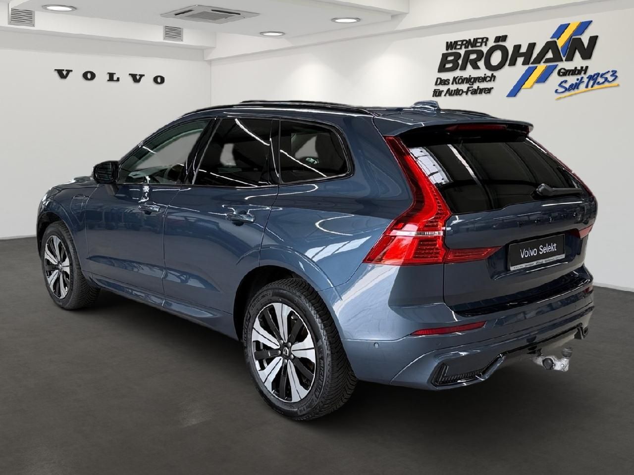Fahrzeugabbildung Volvo XC60 Plus Dark Recharge Plug-In Hybrid AWD