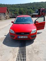 Ford Focus 1,6TDCi 80kW DPF Ambiente Ambiente - Ford Focus aus 2006 mit Diesel-Antrieb