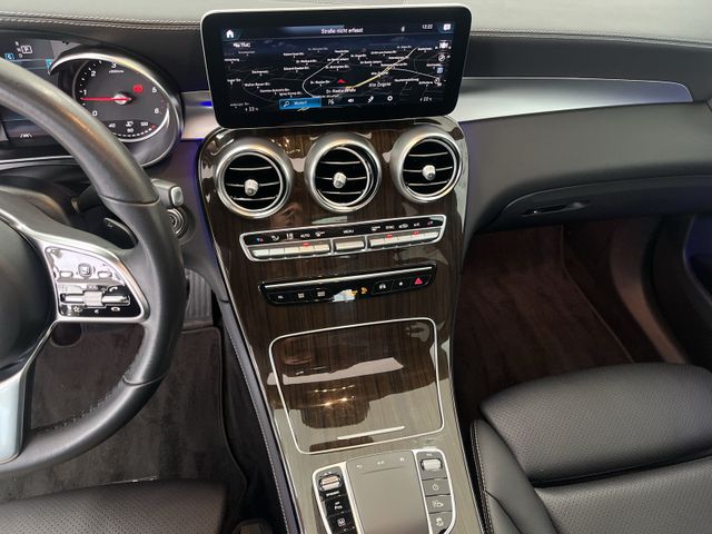 GLC 300 4Matic*PANO*AHK*MBUX*