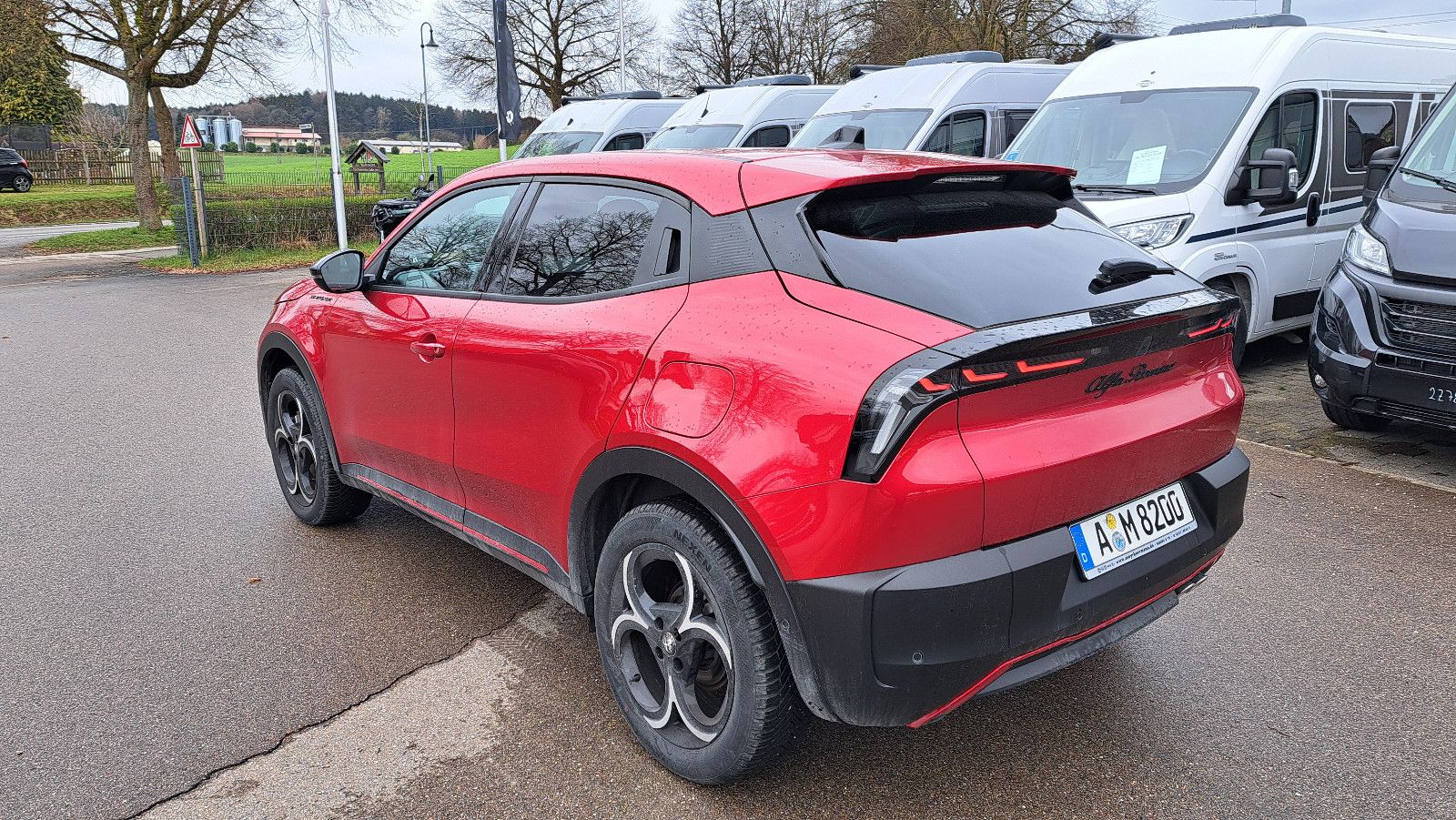 Fahrzeugabbildung Alfa Romeo Junior Ibrida 1.2 VGT 48V-Hybrid 107 kW Speciale