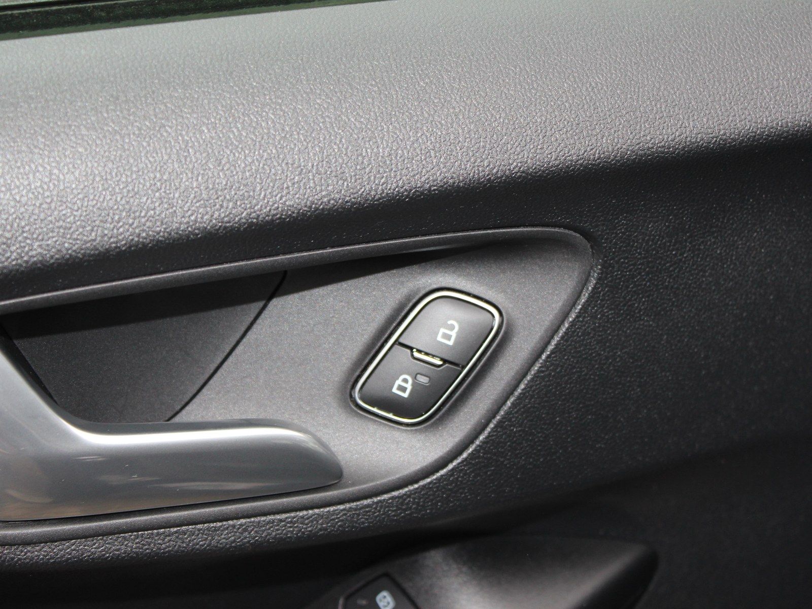 Fahrzeugabbildung Ford Puma Titanium 1,0 EcoBoost Start/Stopp