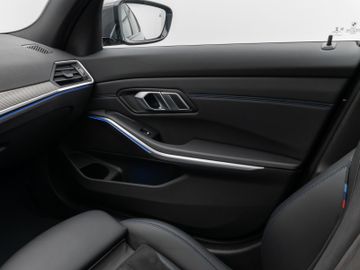 Fahrzeugabbildung BMW M340d xD 360°Panorama Laser HUD DAB Komfort 19"