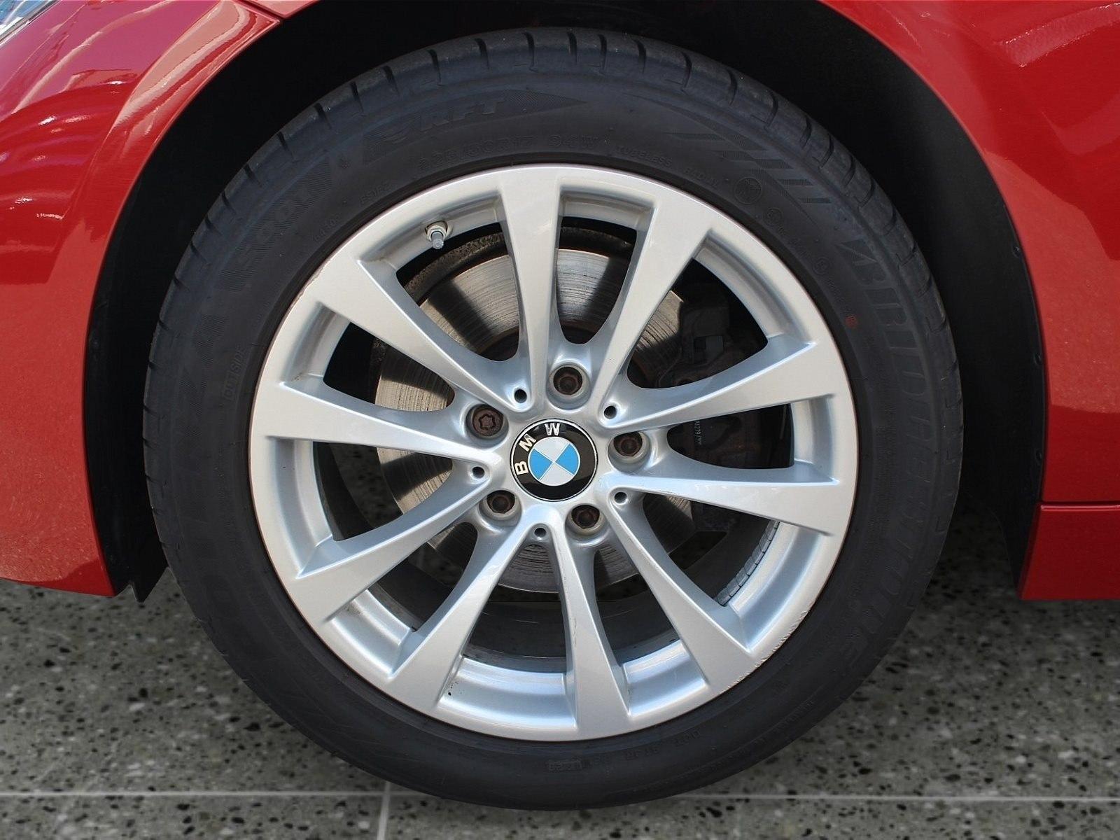 BMW 320d xDrive Touring Sport Line "AHK 17"LM Navi S