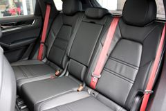 PORSCHE Cayenne Coupe GTS /PDCC/ STANDHZG./ BURMESTER HE PORSCHE Cayenne Coupe GTS /PDCC/ STANDHZG./ BURMESTER HE