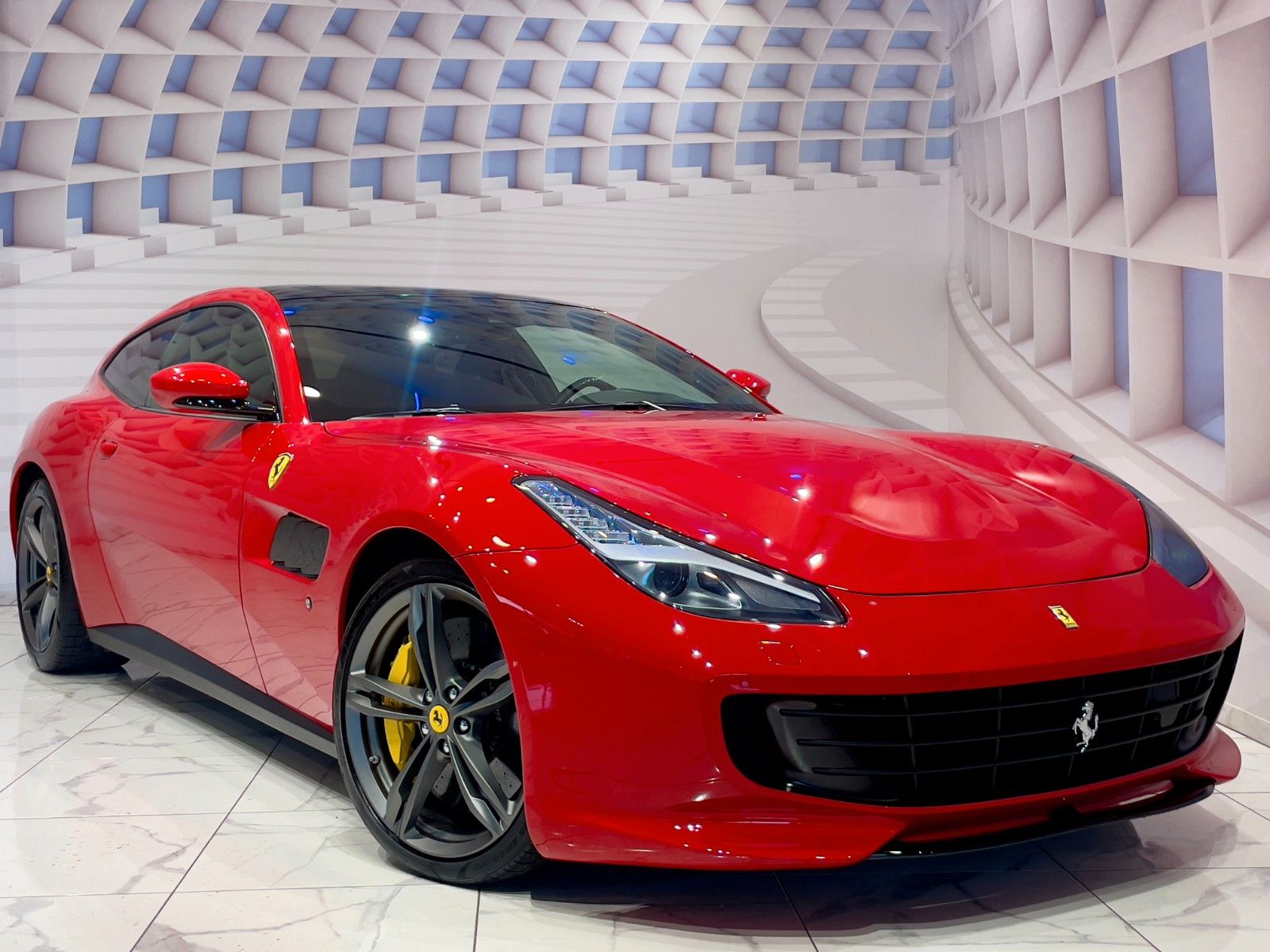 FERRARI GTC4Lusso