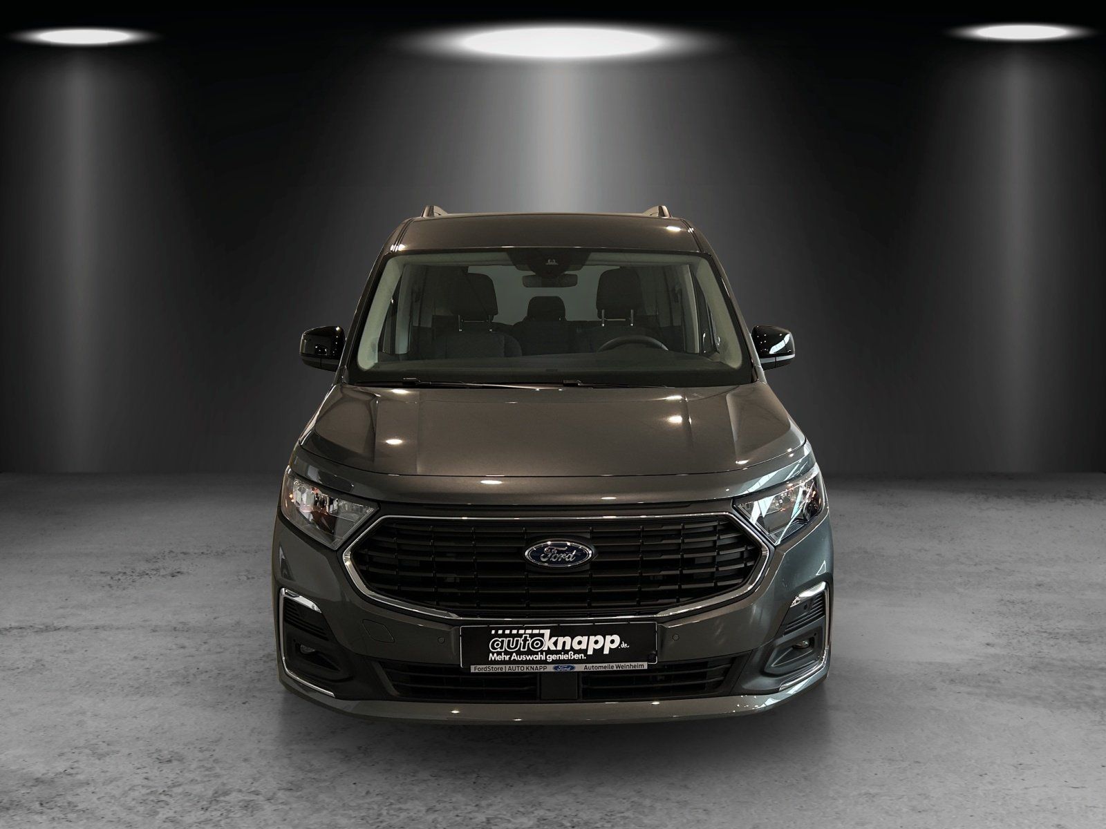 Fahrzeugabbildung Ford Tourneo Connect Benzin Automatik AHK Kamera PDC