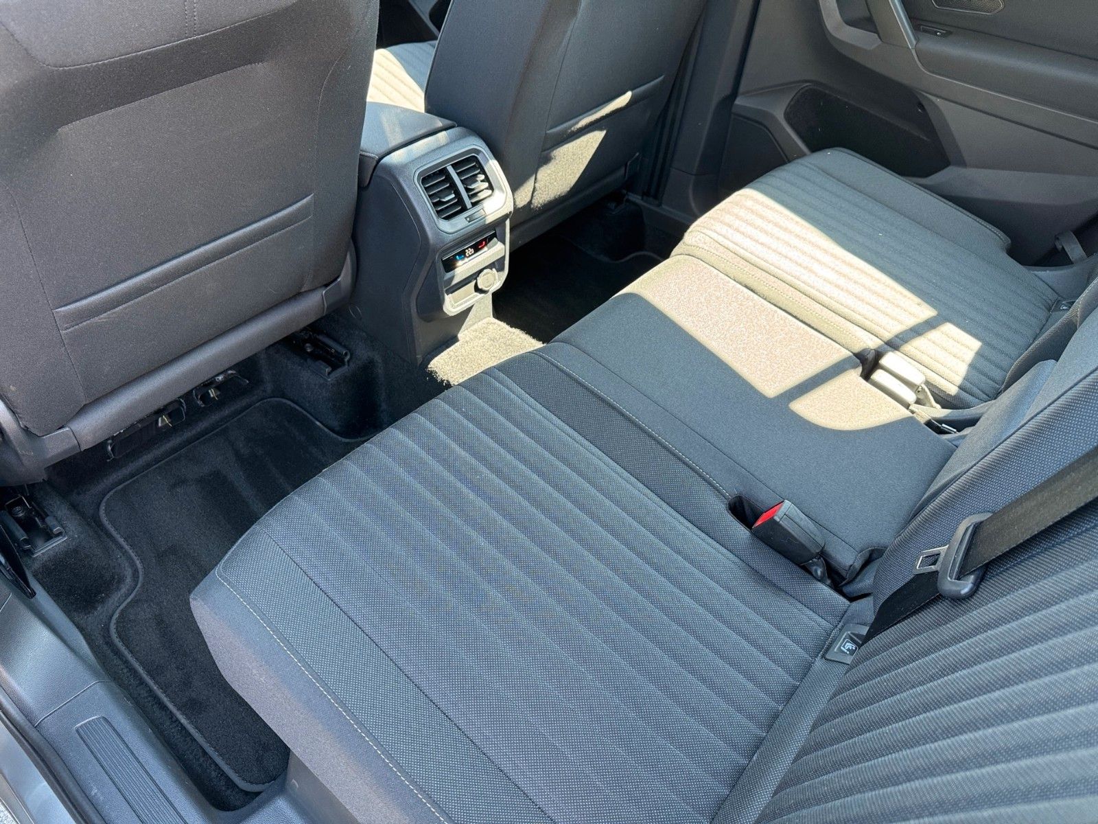 Fahrzeugabbildung Volkswagen Tiguan Allspace Life 1.5 TSI