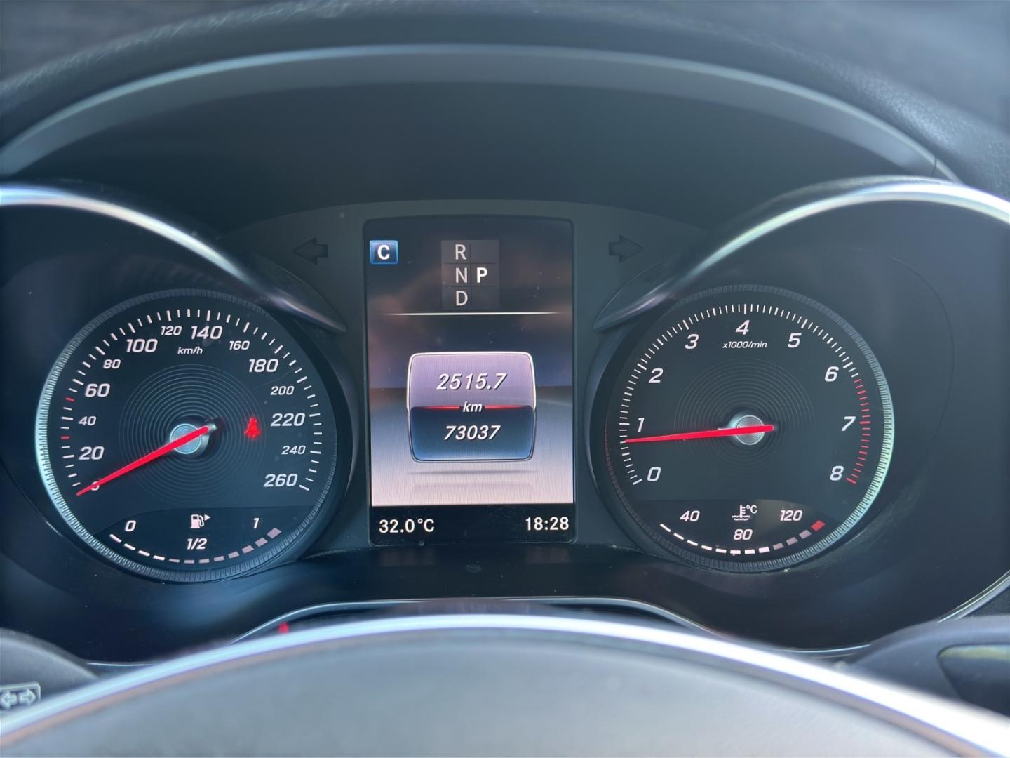 Mercedes-Benz GLC 250 4Matic 9G AMG LED Panorama *Garantie*