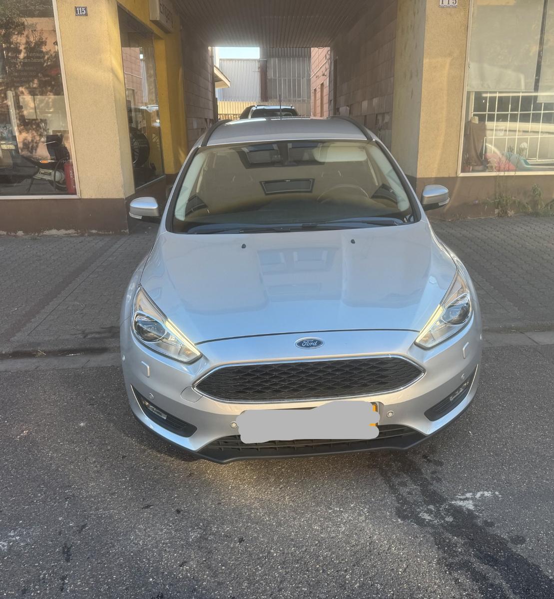 Ford Focus Turnier Business 1.Hand neu TÜV