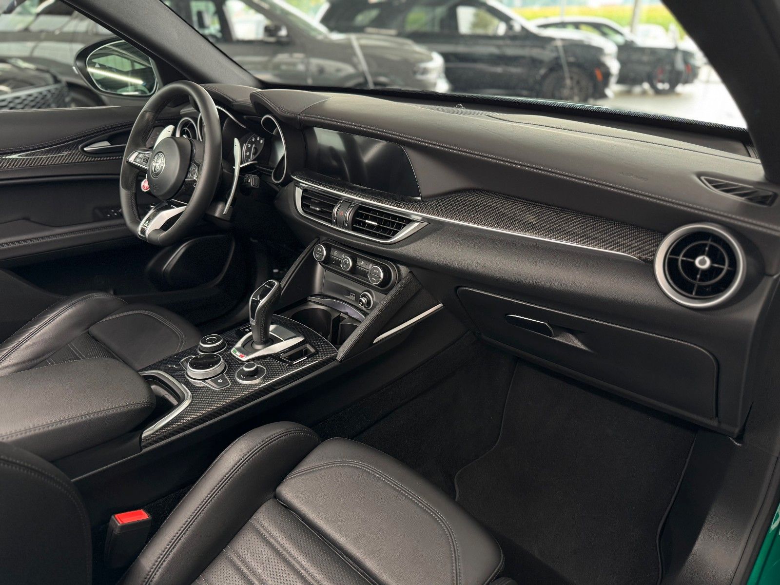 Fahrzeugabbildung Alfa Romeo Quadrifoglio Q4 ACC Assist-Paket Pano Garantie