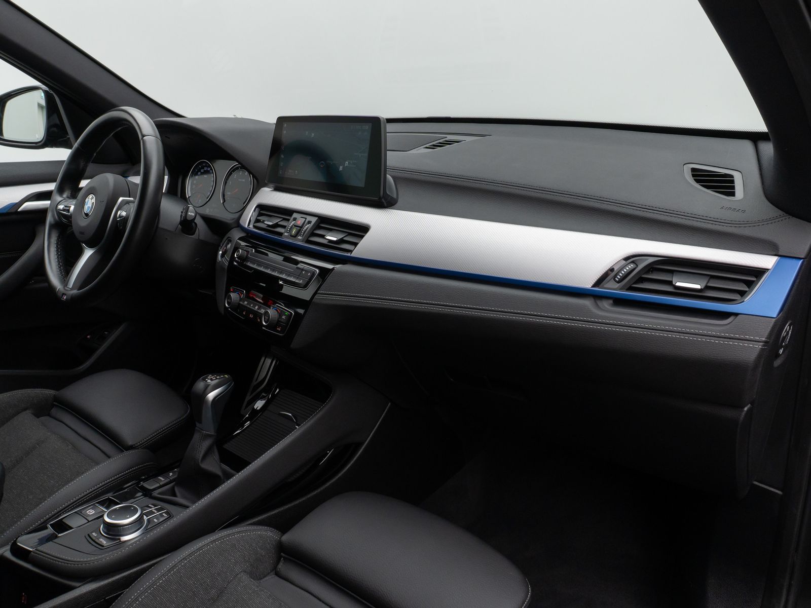 Fahrzeugabbildung BMW X1 xD25e M Sport Kamera HUD DAB HiFi Alarm 19Zol